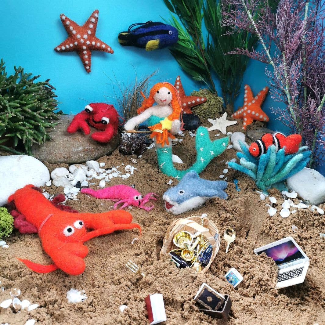 Felt So Good Magical Mermaids Hanging Decorations: River (Blue)