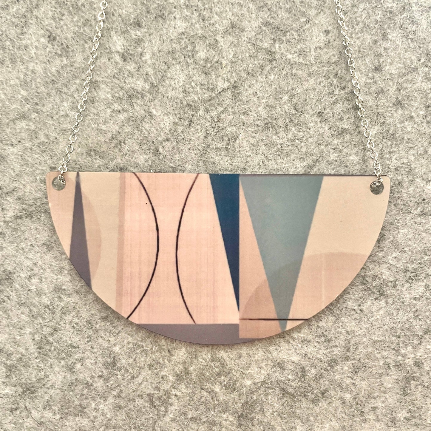 Jenni Douglas Glacier Large Arc Necklace No.1