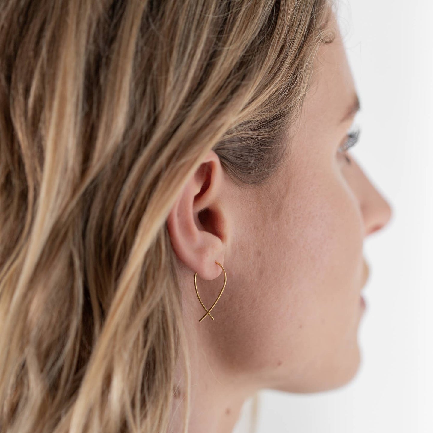 One & Eight Mini Crossovers Earrings - Gold