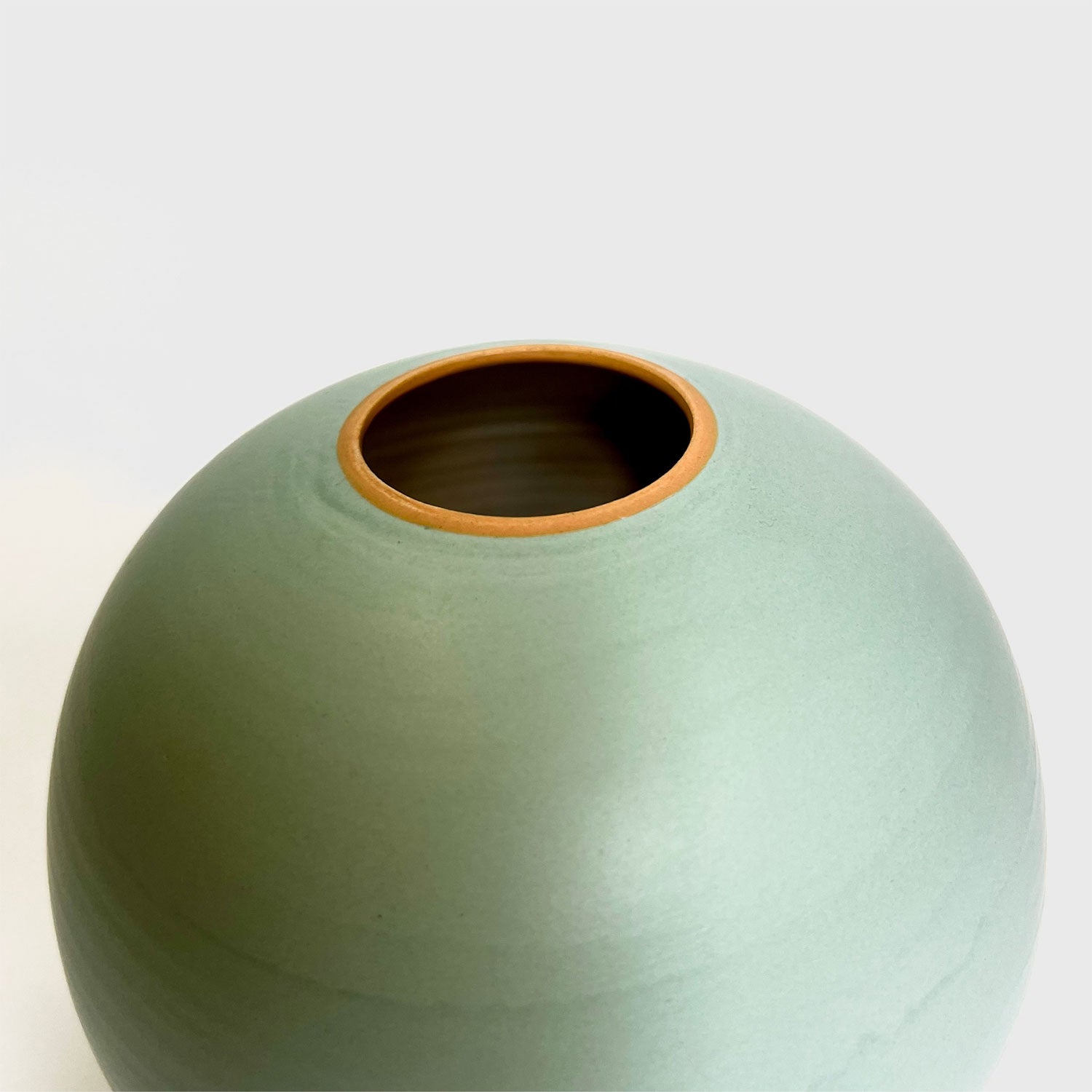 Justine Jenner Planet Vase Pistachio & Mustard